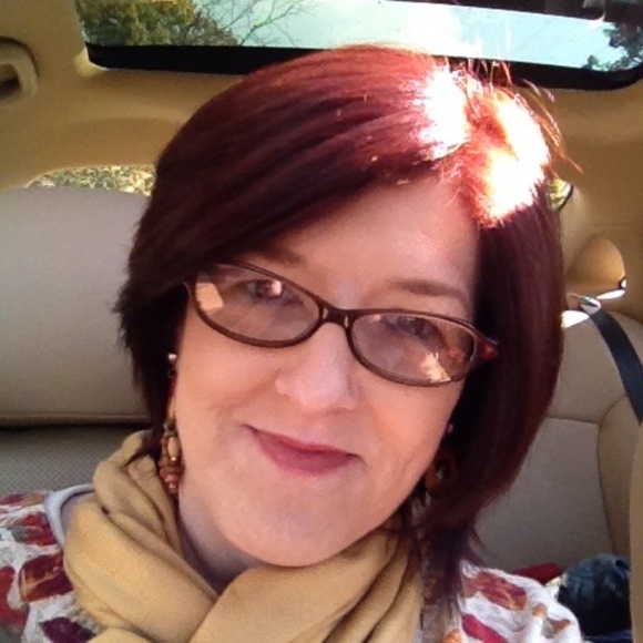 Meet your Posher, Lisa - Picture 1 of 1